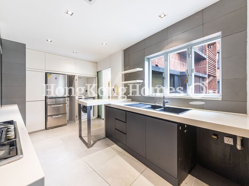 Kitchen — Ruby Court - Block 02, Repulse Bay