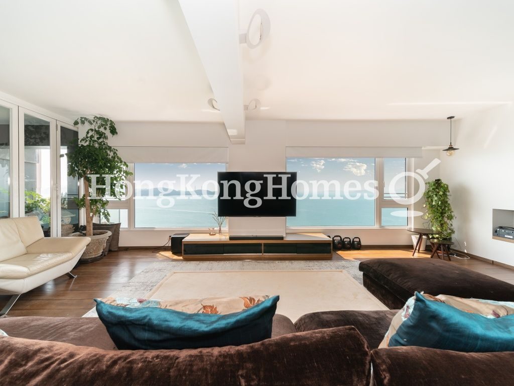 Living and Dining Room — Vista Mount Davis, Pokfulam