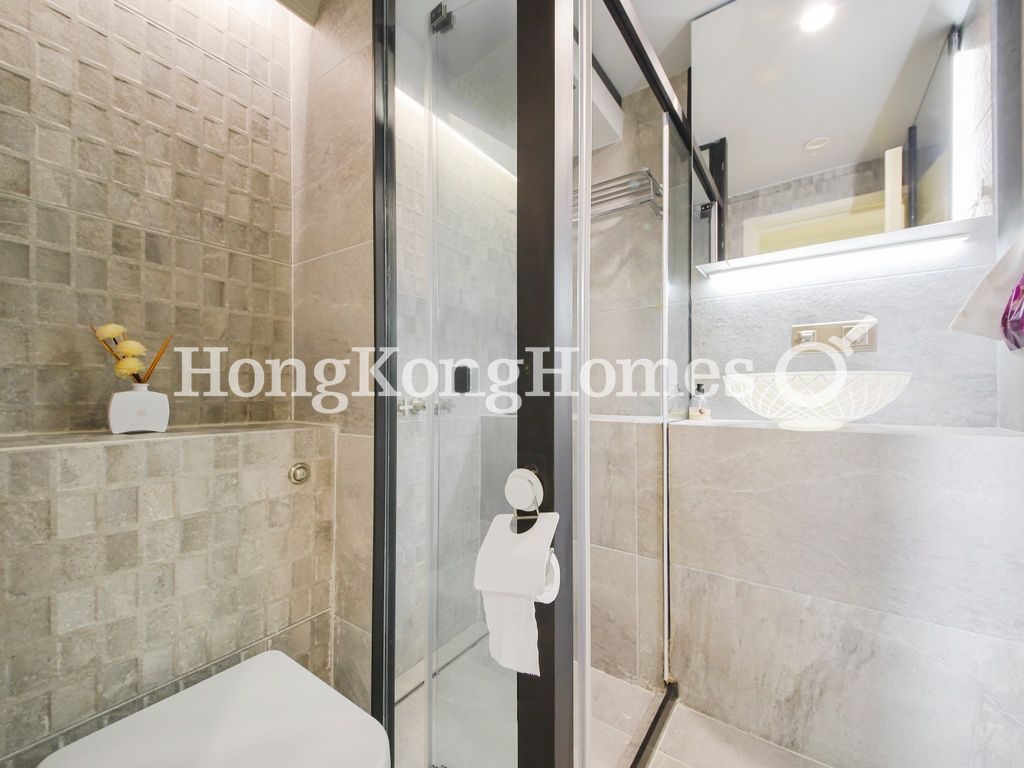 Guest Bathroom — Convention Plaza Apartments, Wan Chai