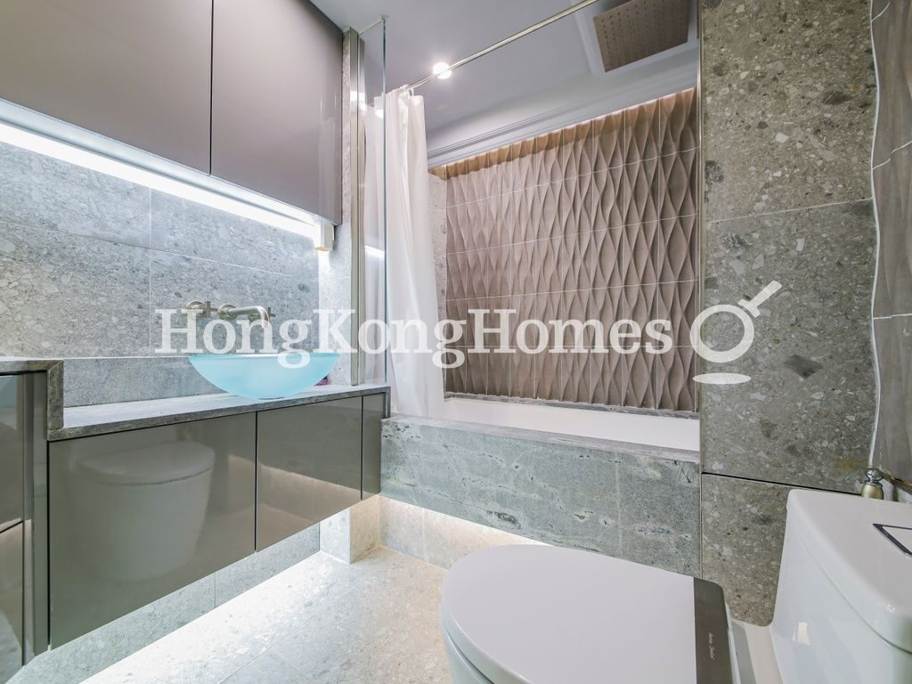 Second Ensuite Bathroom — Convention Plaza Apartments, Wan Chai
