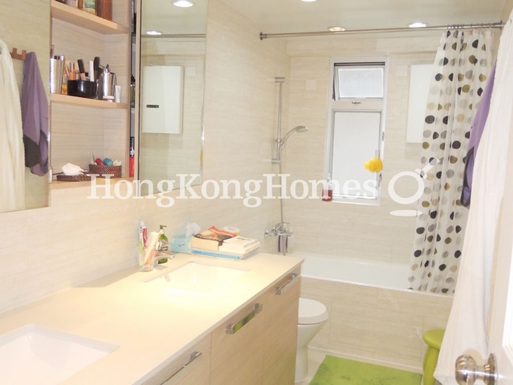 Master Bathroom — Vista Mount Davis, Pokfulam