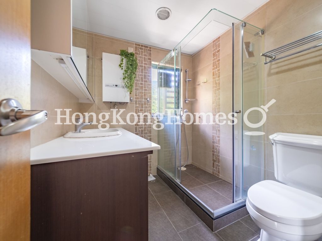 photo 11 — Ruby Court - Block 01, Repulse Bay