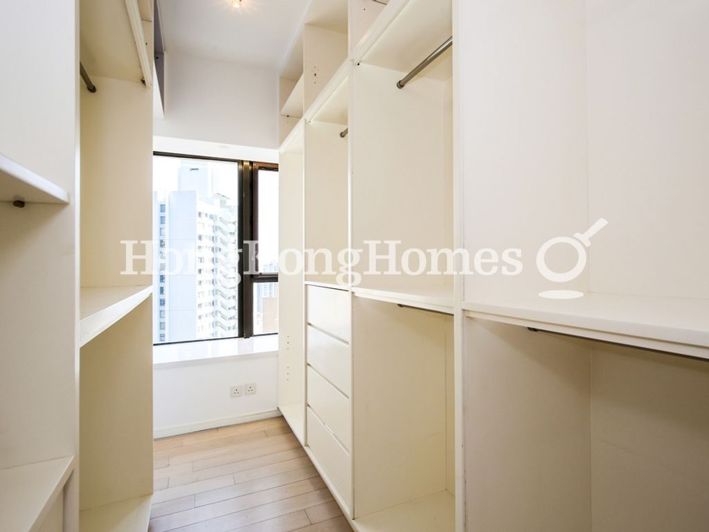 Walk-in Closet in Master Bedroom — Tavistock 2, Mid-levels Central
