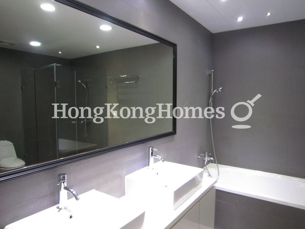 Master Bathroom — Marina Cove - Stage 04, Sai Kung