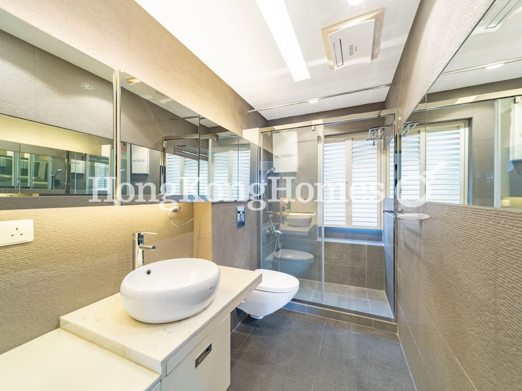 Guest Bathroom — Woodbury Court, Pokfulam