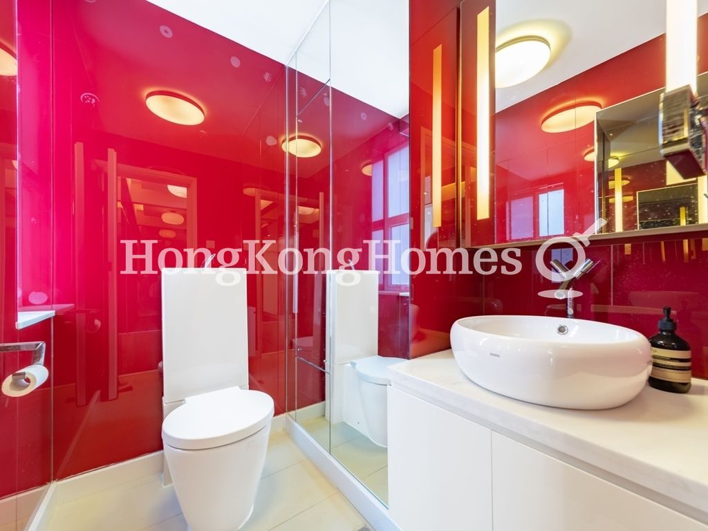 Guest Powder Room — Woodbury Court, Pokfulam