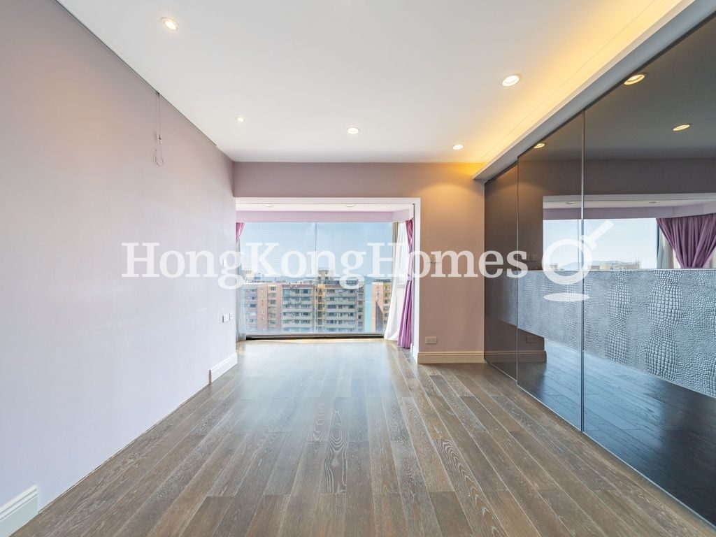 Master Bedroom — Woodbury Court, Pokfulam