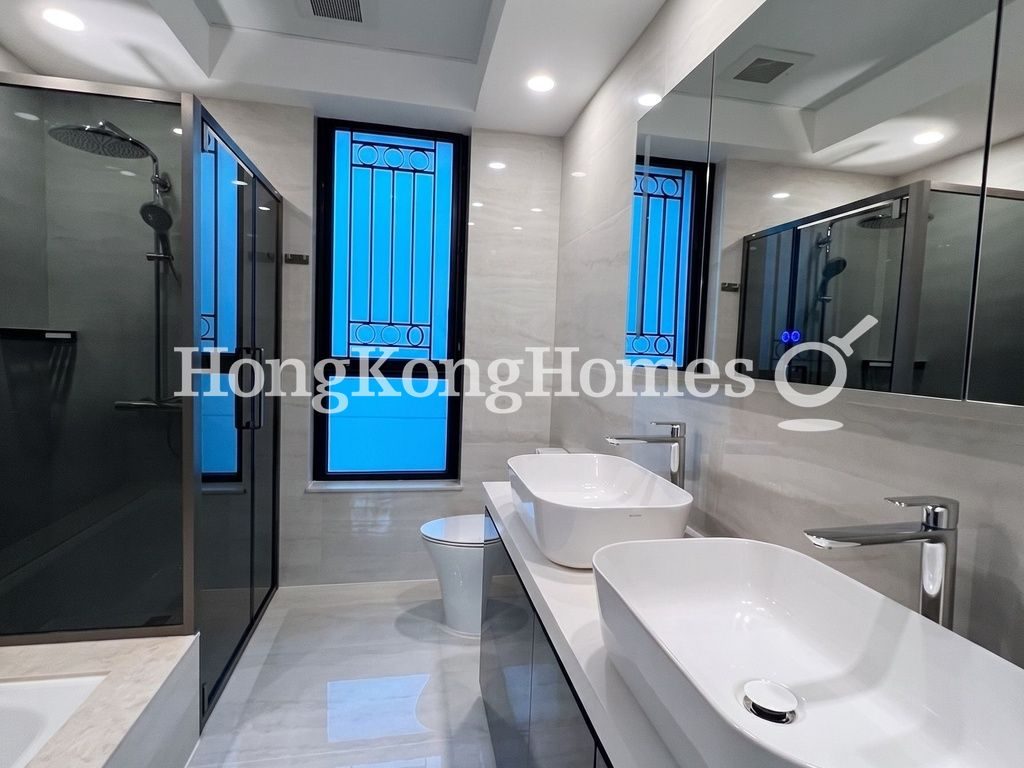 Master Bathroom — The Leighton Hill - Block 08, Happy Valley