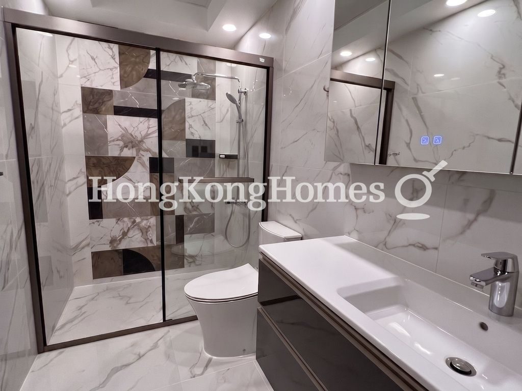 Guest Bathroom — The Leighton Hill - Block 08, Happy Valley