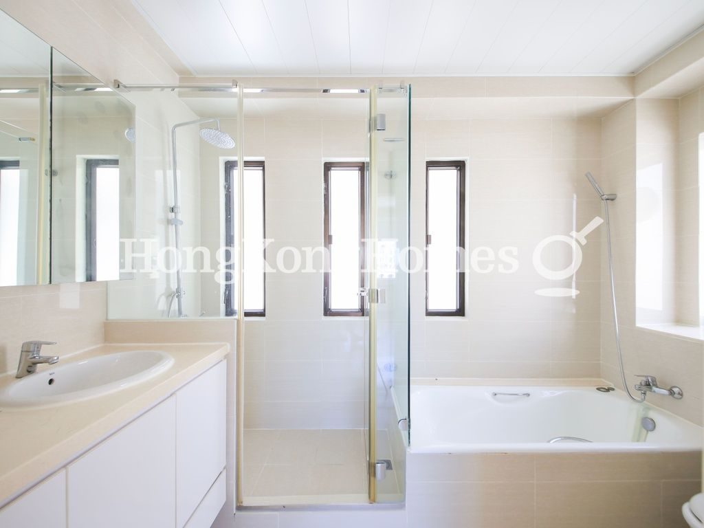 Master Bathroom — Jadebeach Villa, Chung Hom Kok