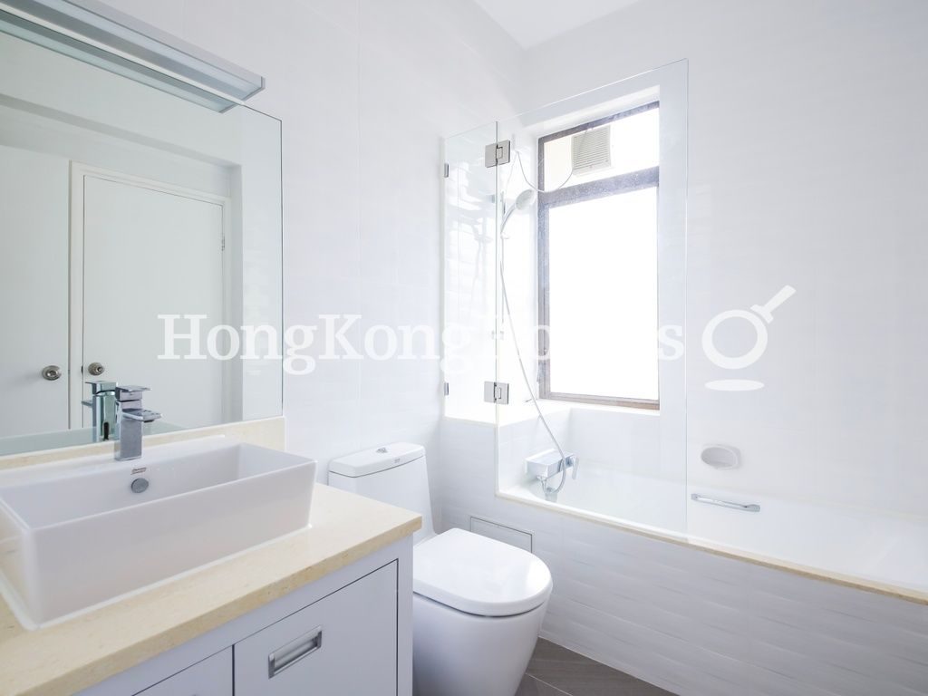 Guest Bathroom — Stanley Knoll, Stanley