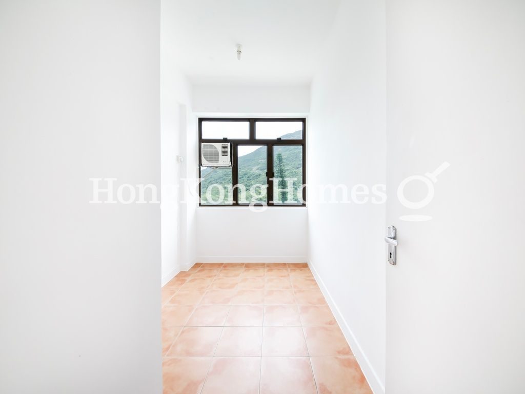 Maid's Room — Stanley Knoll, Stanley
