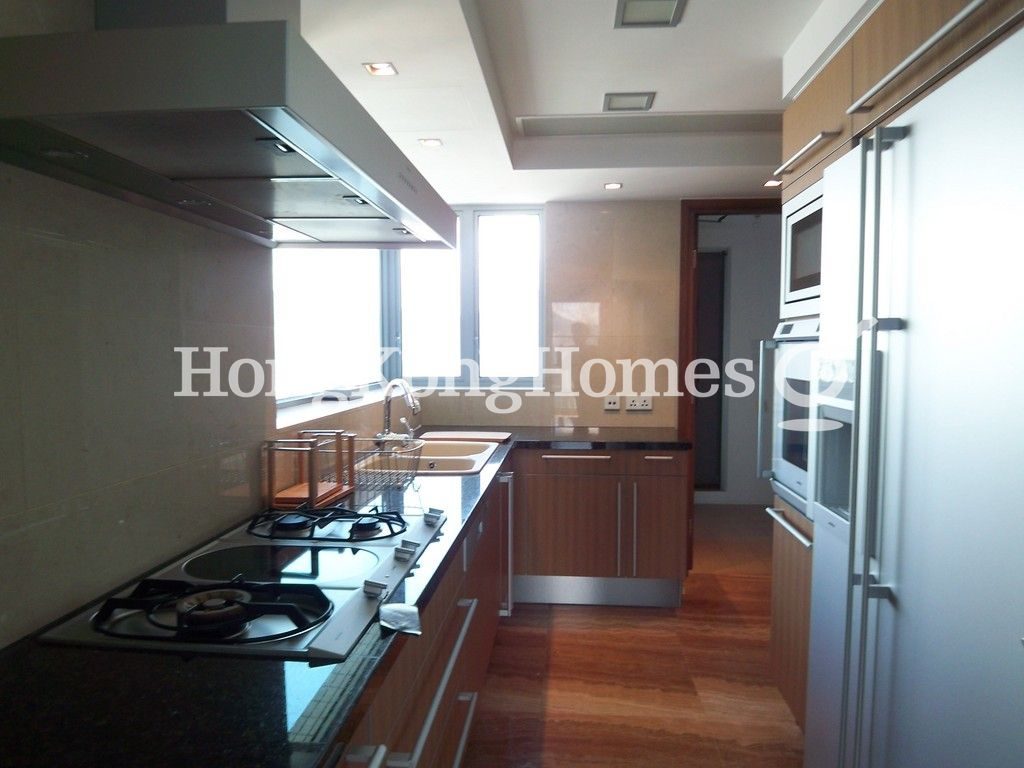 Kitchen — 15 Homantin Hill, Ho Man Tin / Waterloo Road