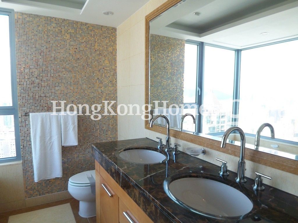 Master Bathroom — 15 Homantin Hill, Ho Man Tin / Waterloo Road