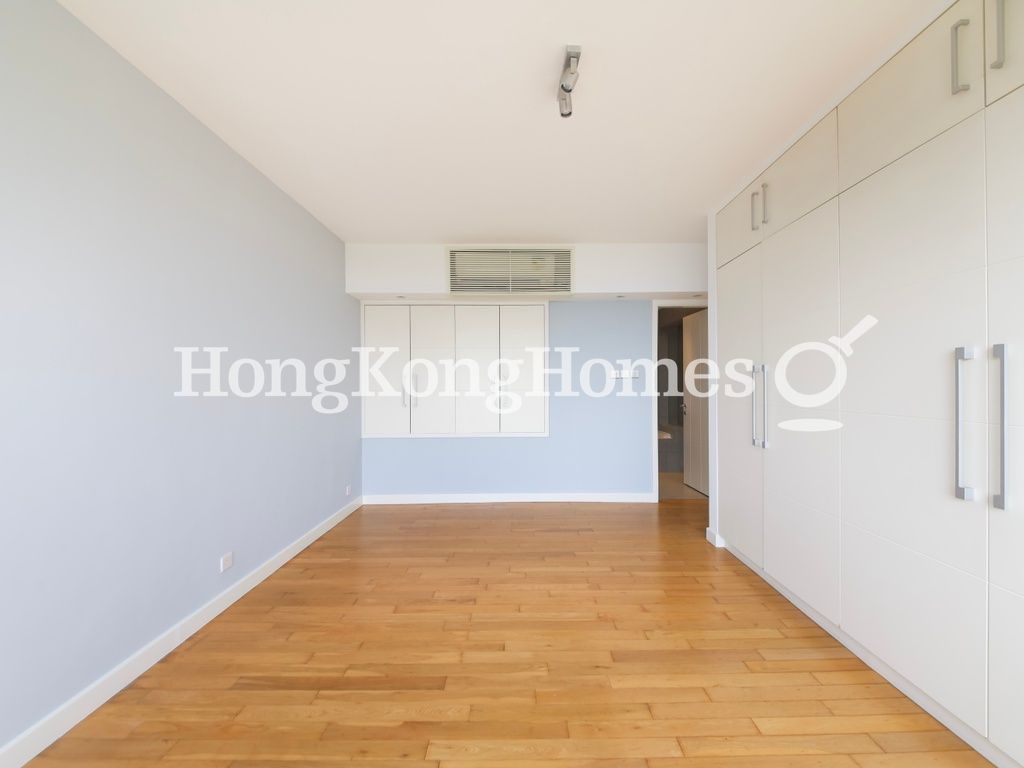 Built-in Wardrobe in Master Bedroom — Barker Villa, The Peak