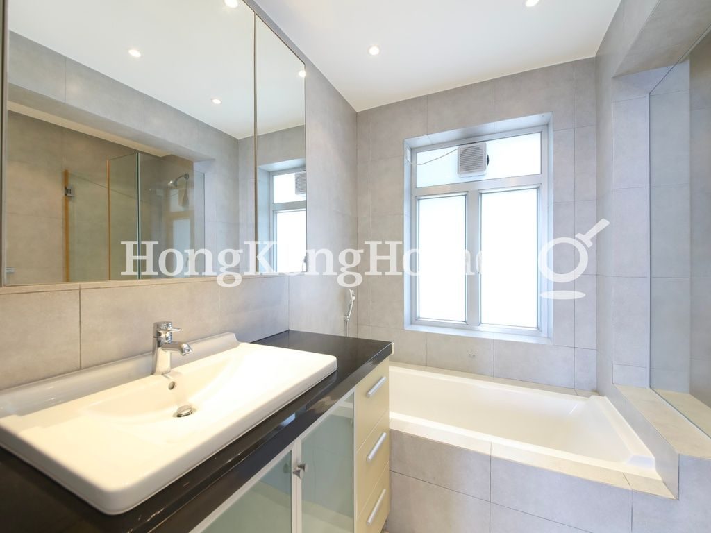 Master Bathroom — Barker Villa, The Peak