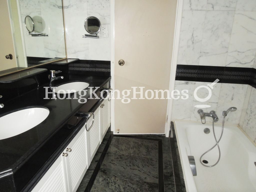 Master Bathroom — Dynasty Court - Block 05, Mid-levels Central