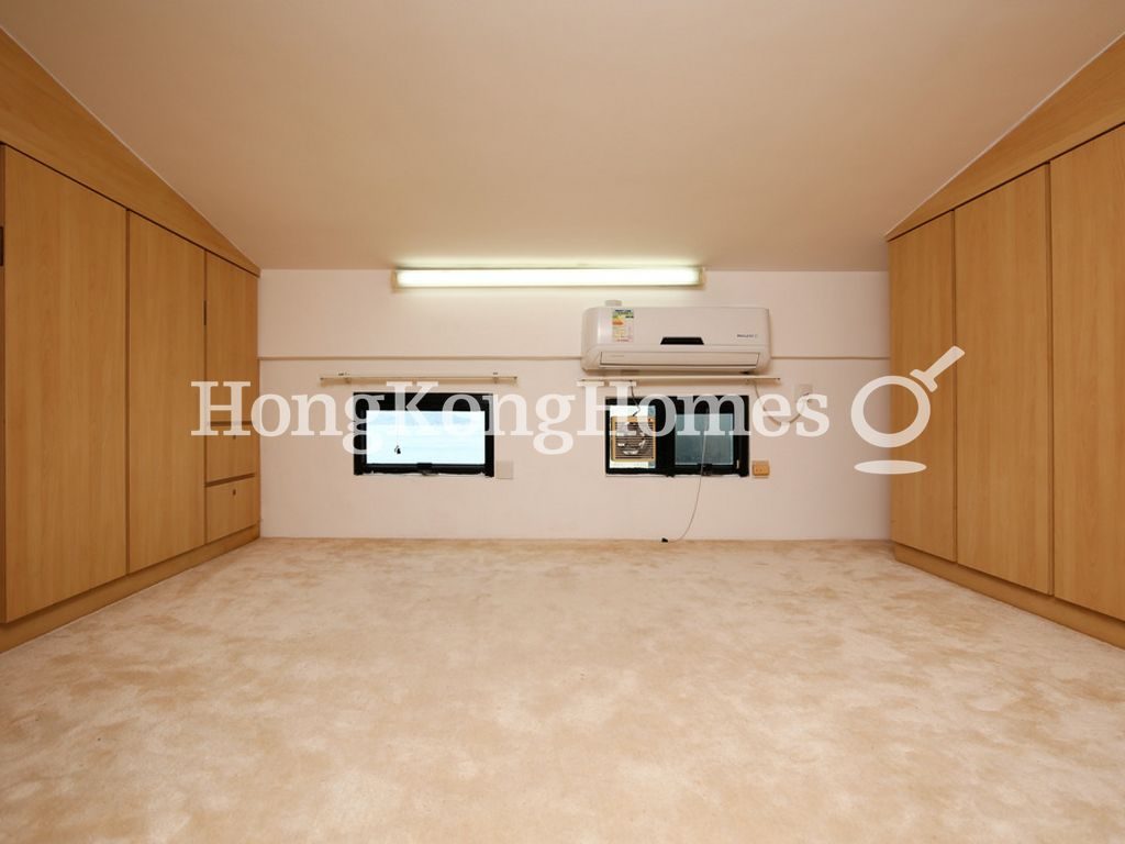 Walk-in Closet in Second Bedroom — Solemar Villas, Clear Water Bay