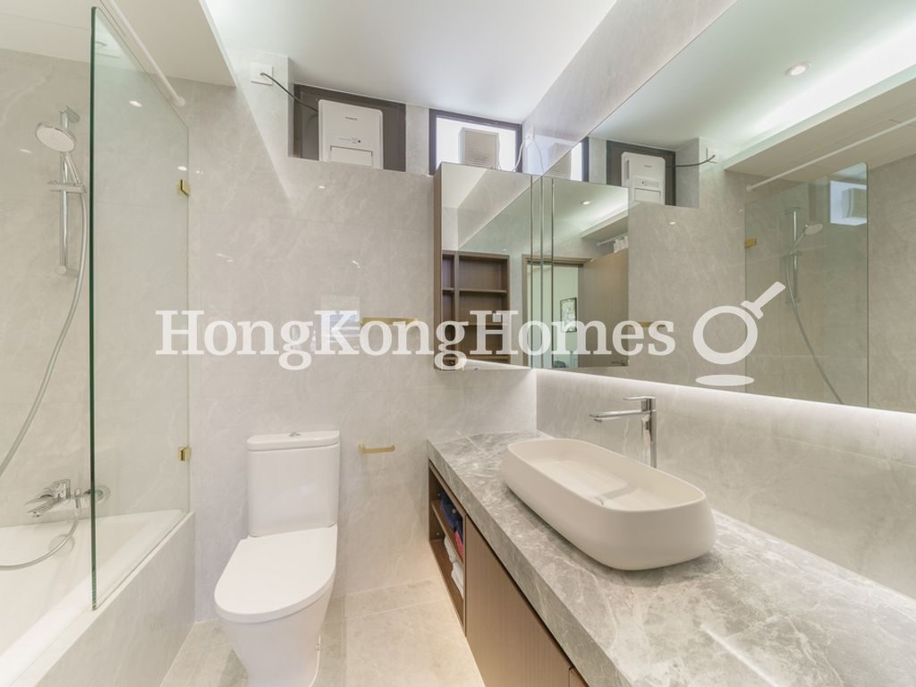 Master Bathroom — Beaconsfield Court - Block E, Shouson Hill