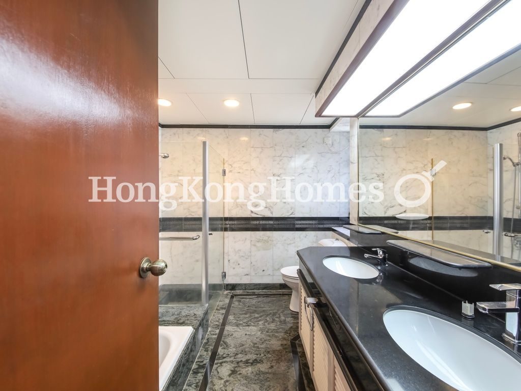 Master Bathroom — Dynasty Court - Block 04, Mid-levels Central
