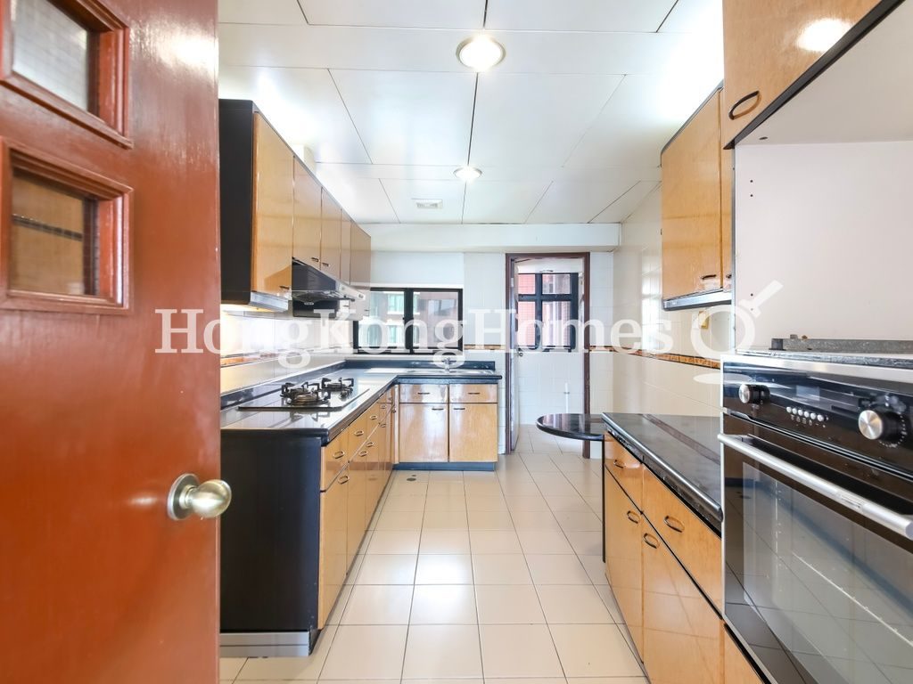 Kitchen — Dynasty Court - Block 04, Mid-levels Central