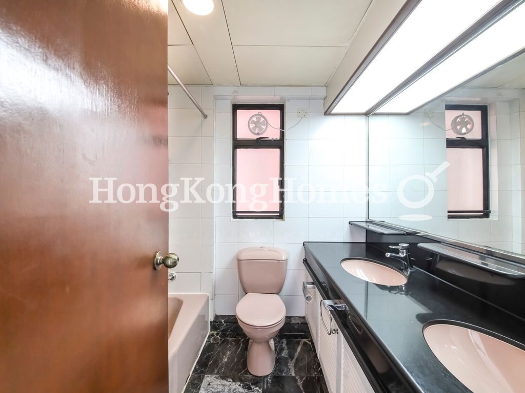 Guest Bathroom — Dynasty Court - Block 04, Mid-levels Central
