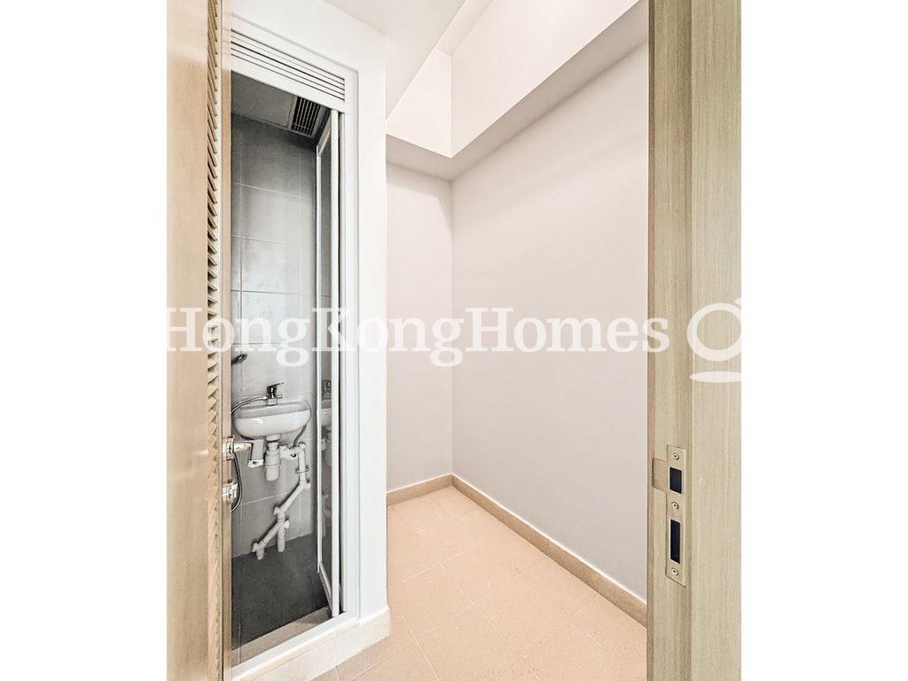 Maid's Room & washroom — Victoria Harbour - PH 2B-3 - Tower 5, North Point