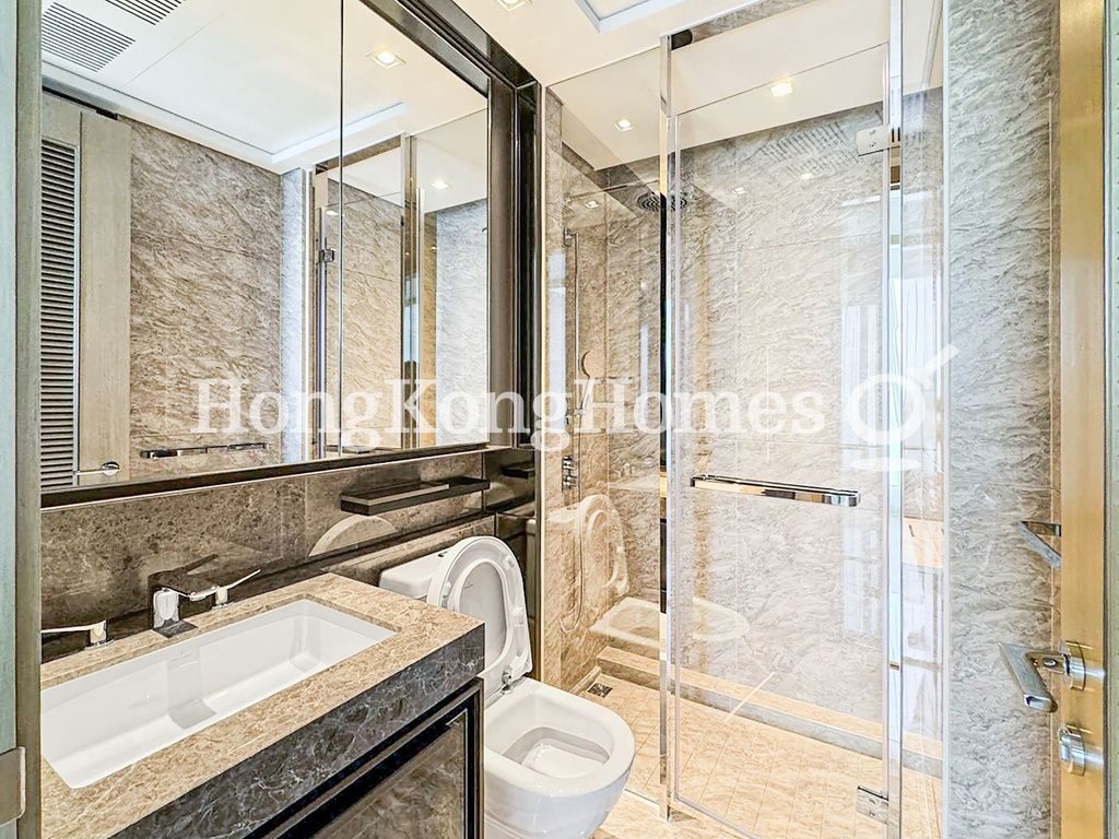 Guest Bathroom — Victoria Harbour - PH 2B-3 - Tower 5, North Point