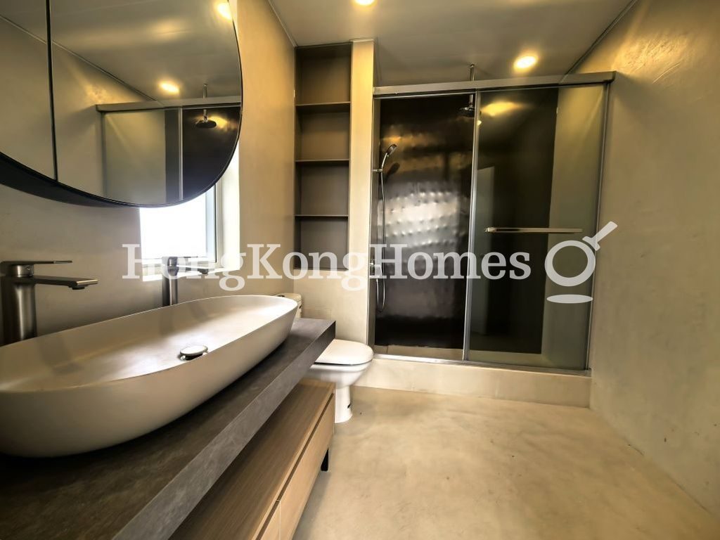 Master Bathroom — Villa Martini - Block 01, Stanley