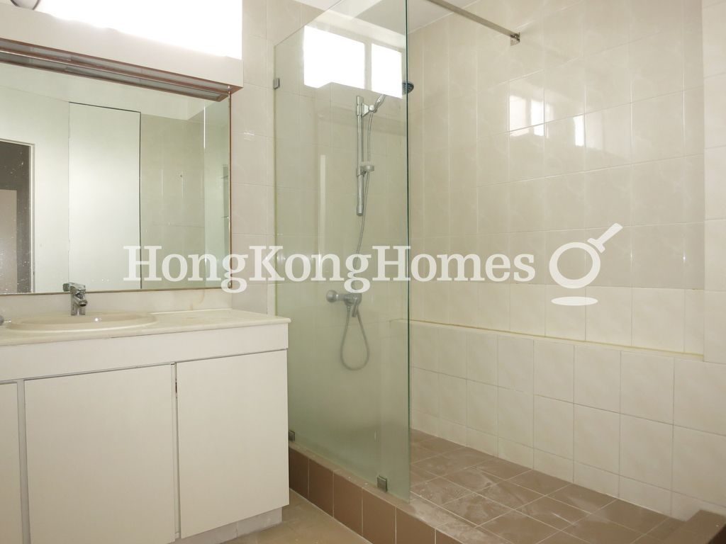 Master Bathroom — Deepdene - Block C, Deep Water Bay