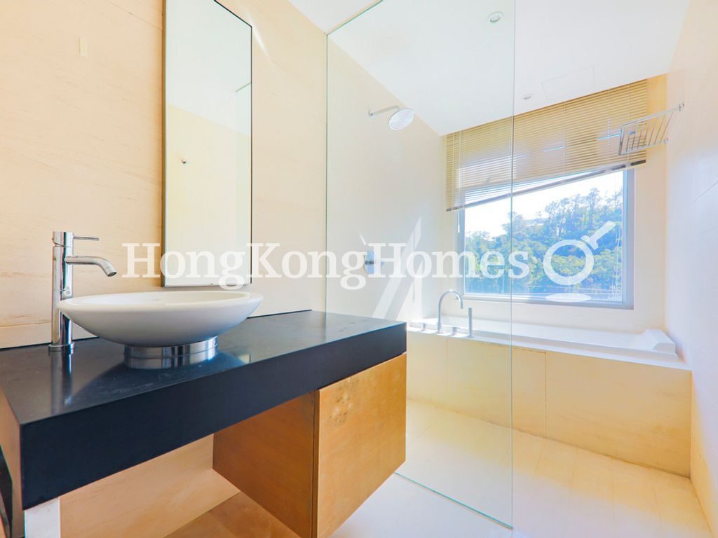 Master Bathroom — The Carmina - Block A-B, Deep Water Bay