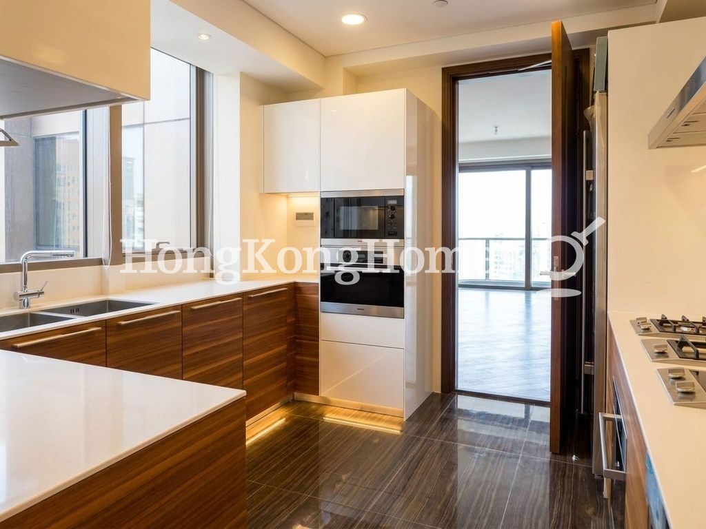 Kitchen — The Signature, Jardine's Lookout