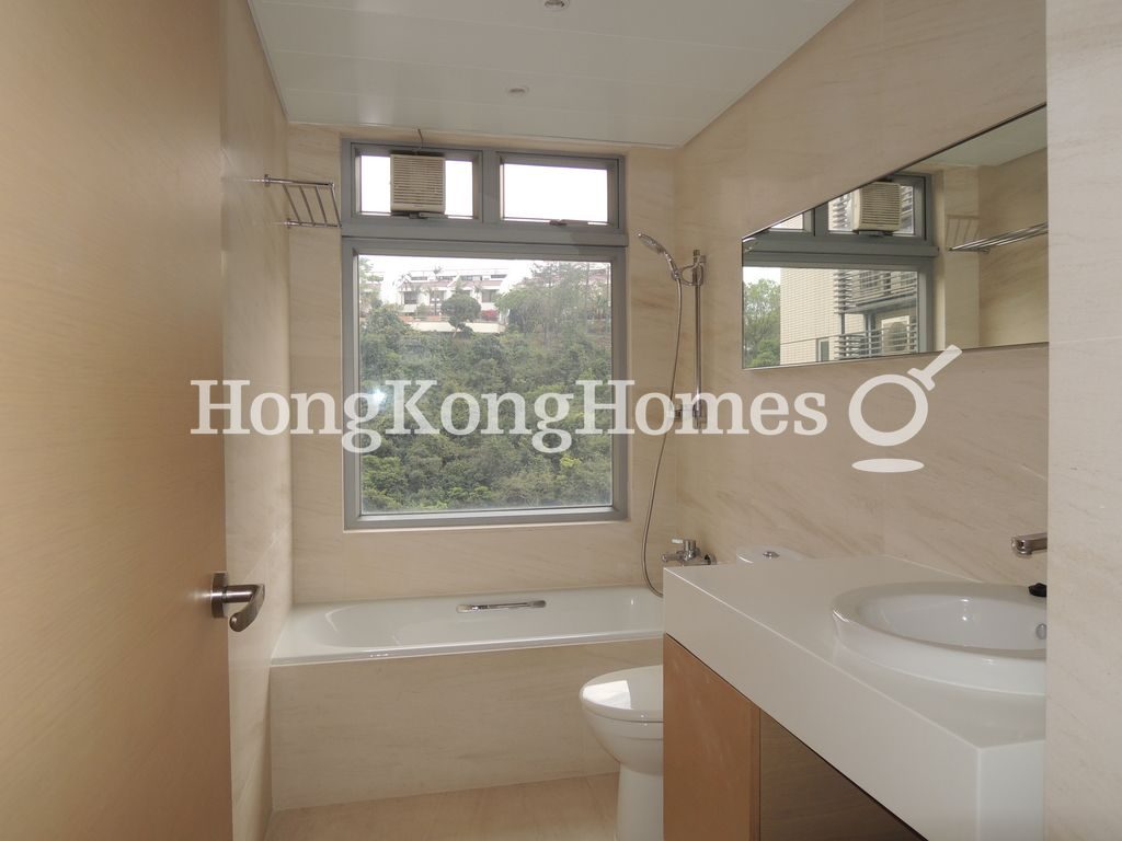 Guest Bathroom — The Carmina - Block A-B, Deep Water Bay