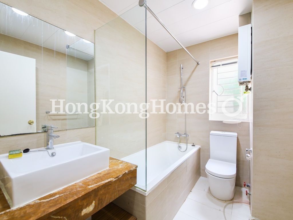Guest Bathroom — Deepdene - Block G, Deep Water Bay