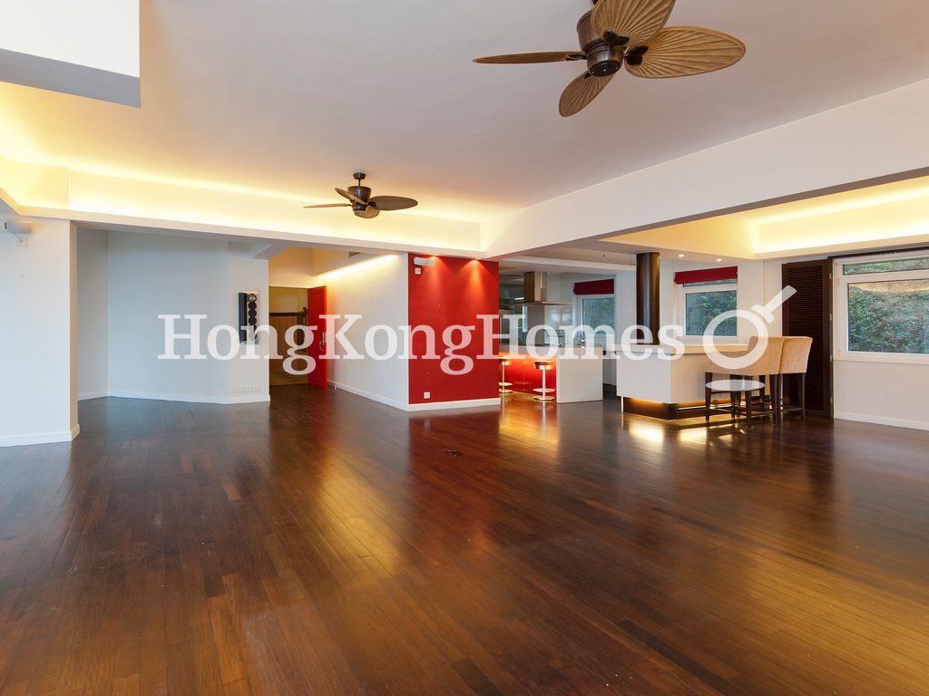 Living and Dining Room — Eredine, The Peak
