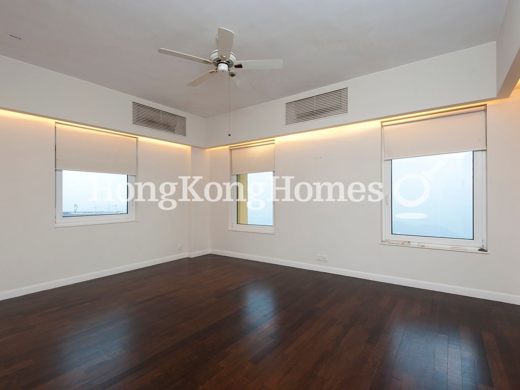 Master Bedroom — Eredine, The Peak