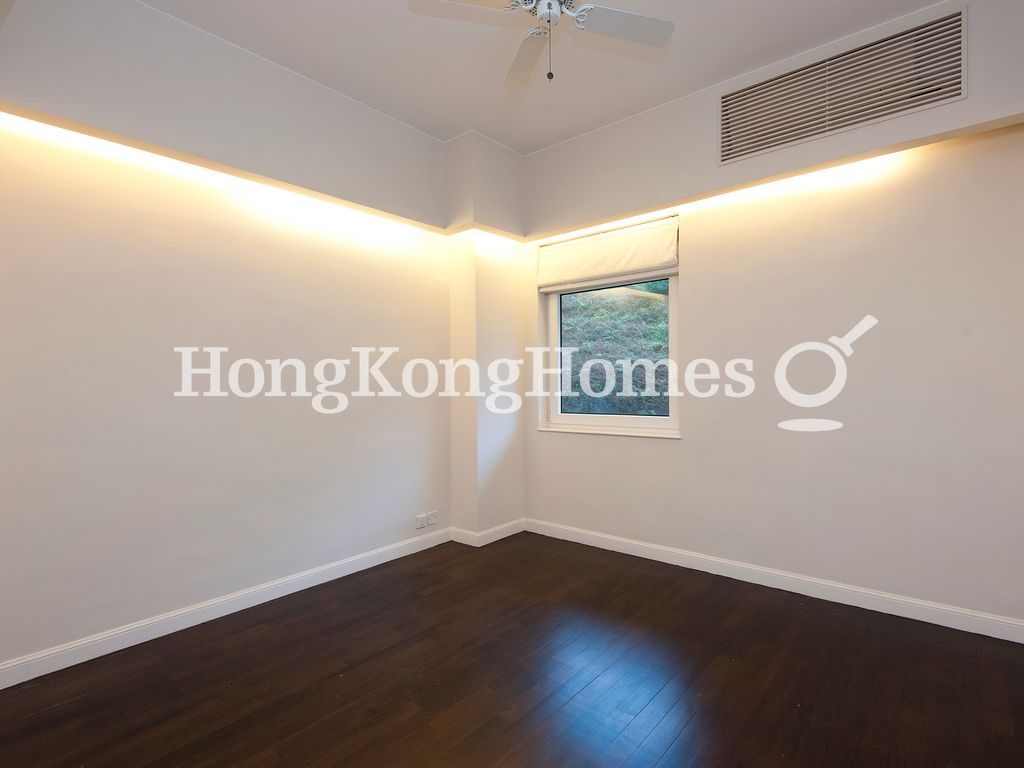 Second Ensuite Bedroom — Eredine, The Peak