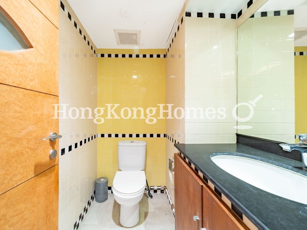 Guest Washroom — Fontana Garden, Tai Hang