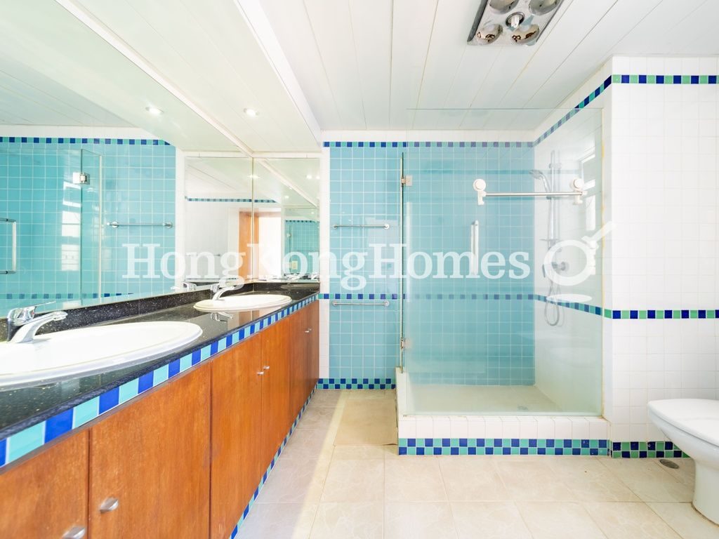 Master Bathroom — Fontana Garden, Tai Hang