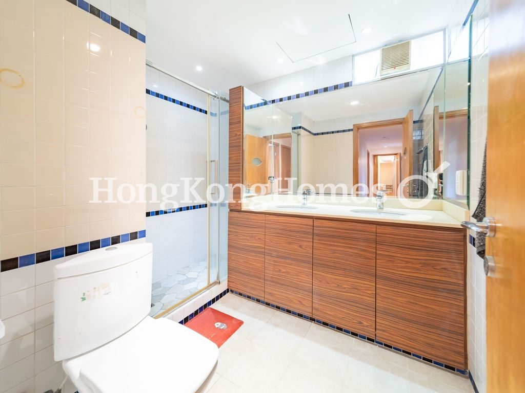 Guest Bathroom — Fontana Garden, Tai Hang