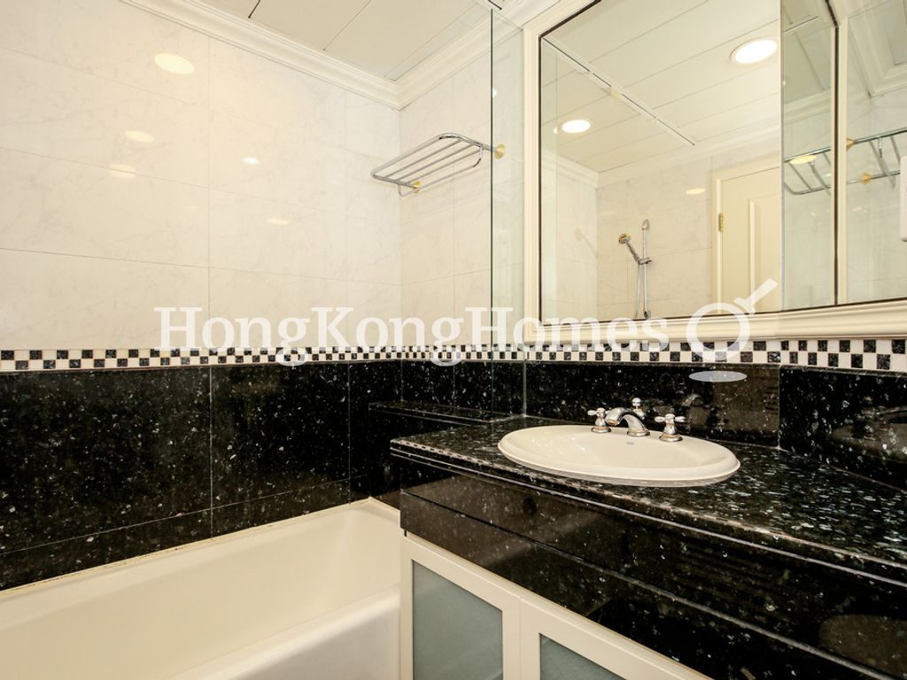 Master Bathroom — The Mount Austin - Block 05, The Peak