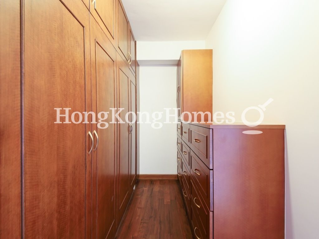 Walk-in Closet in Master Bedroom — South Bay Towers, Repulse Bay