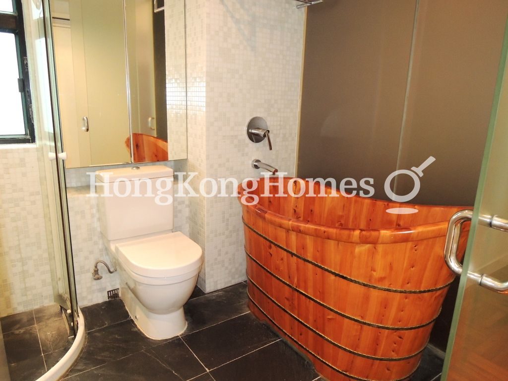 Guest Bathroom — Cimbria Court, Mid-levels West