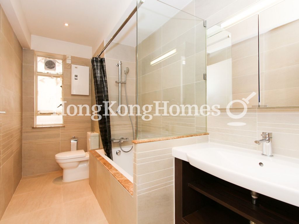 Guest Bathroom — Borrett Mansions, Mid-levels Central