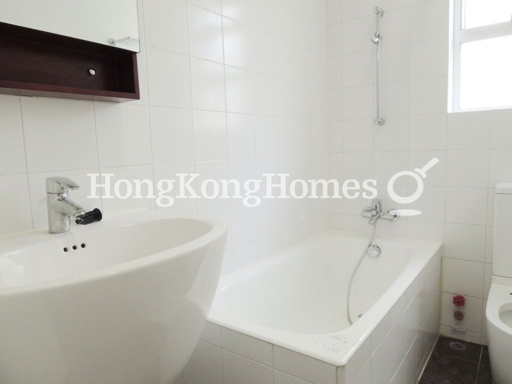 Guest Bathroom — Cape Road, 12, Chung Hom Kok