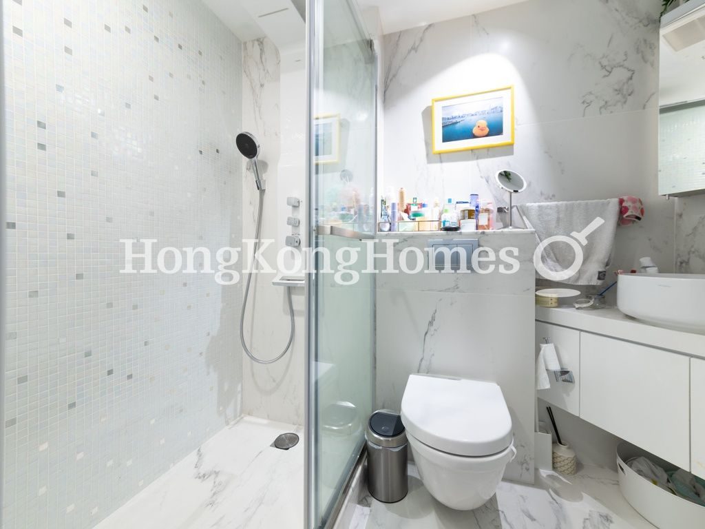 Guest Bathroom — Century Tower I, Mid-levels Central
