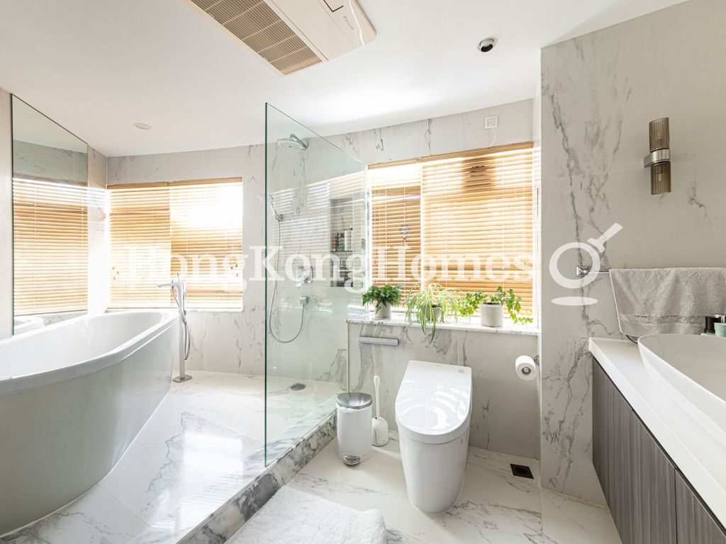 Master Bathroom — Century Tower I, Mid-levels Central