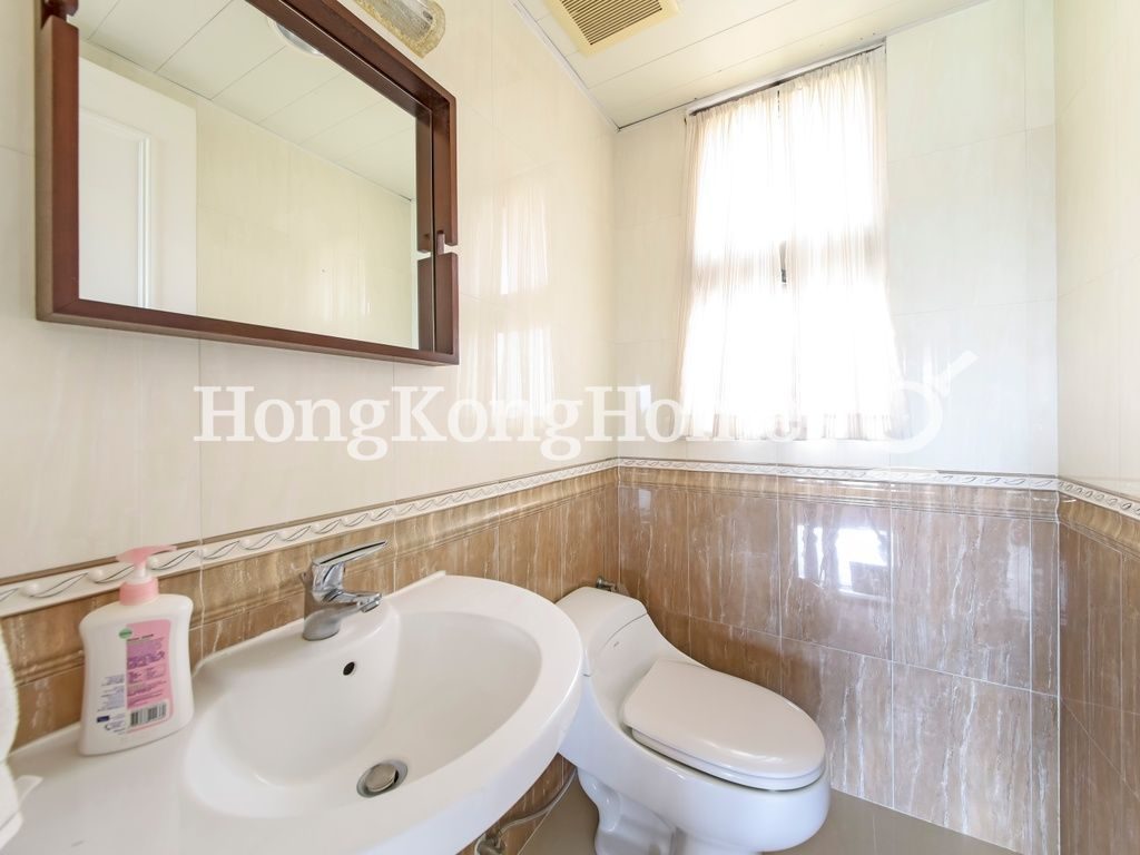 Guest Powder Room — Hong Kong Parkview - Tower 18, Repulse Bay