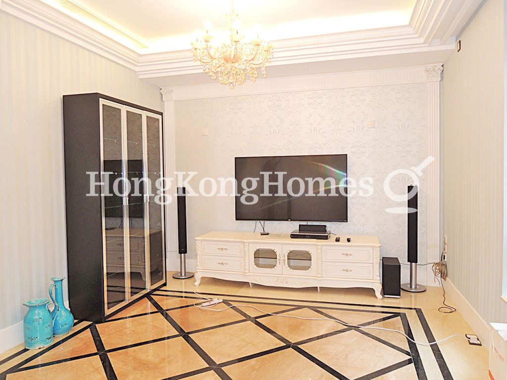Family Room — Regalia Bay, Stanley