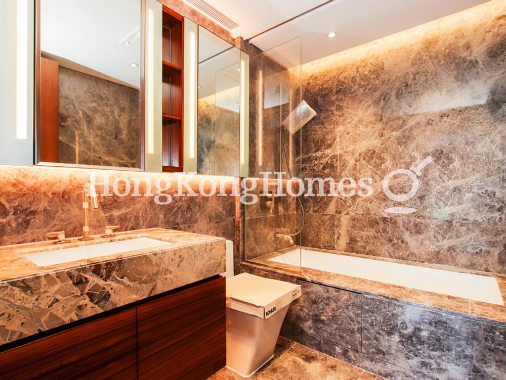 Second Ensuite Bathroom — University Heights - Tower 3, Mid-levels West